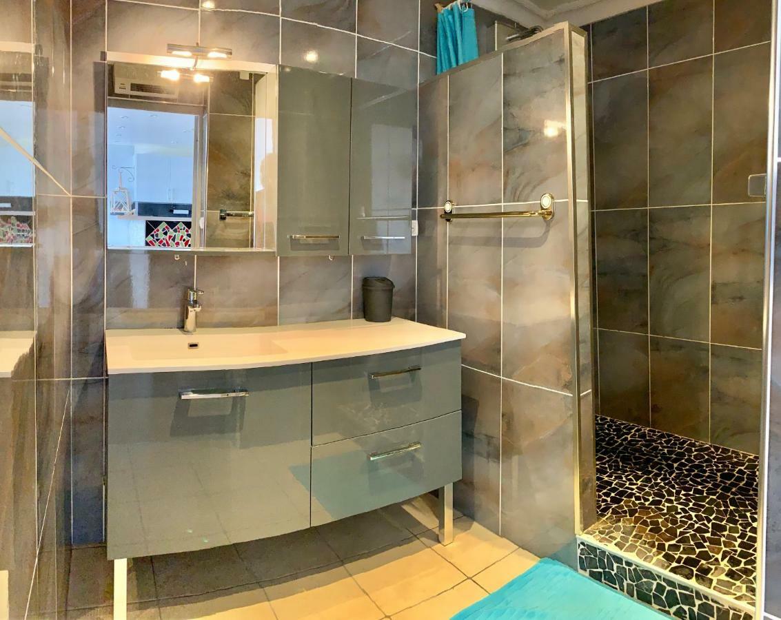 Le Zephyr, Superbe Appartement A La Corniche Avec Parking Sete Luaran gambar